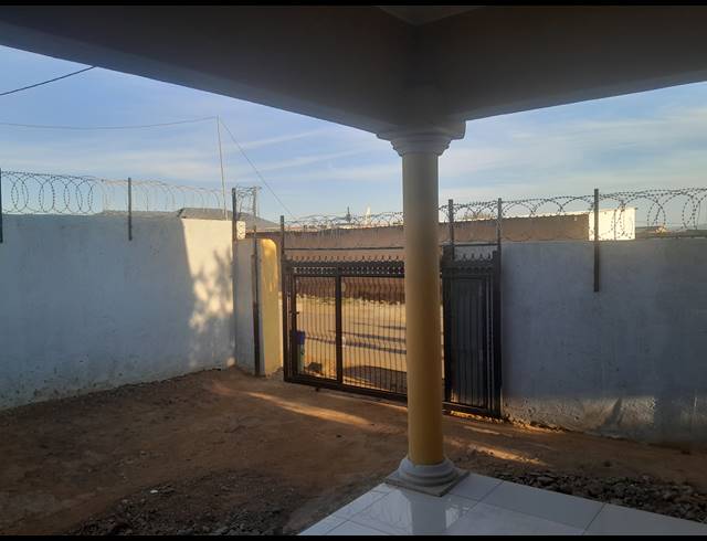 3 BEDROOM HOUSE FOR SALE IN NELLMAPIUS